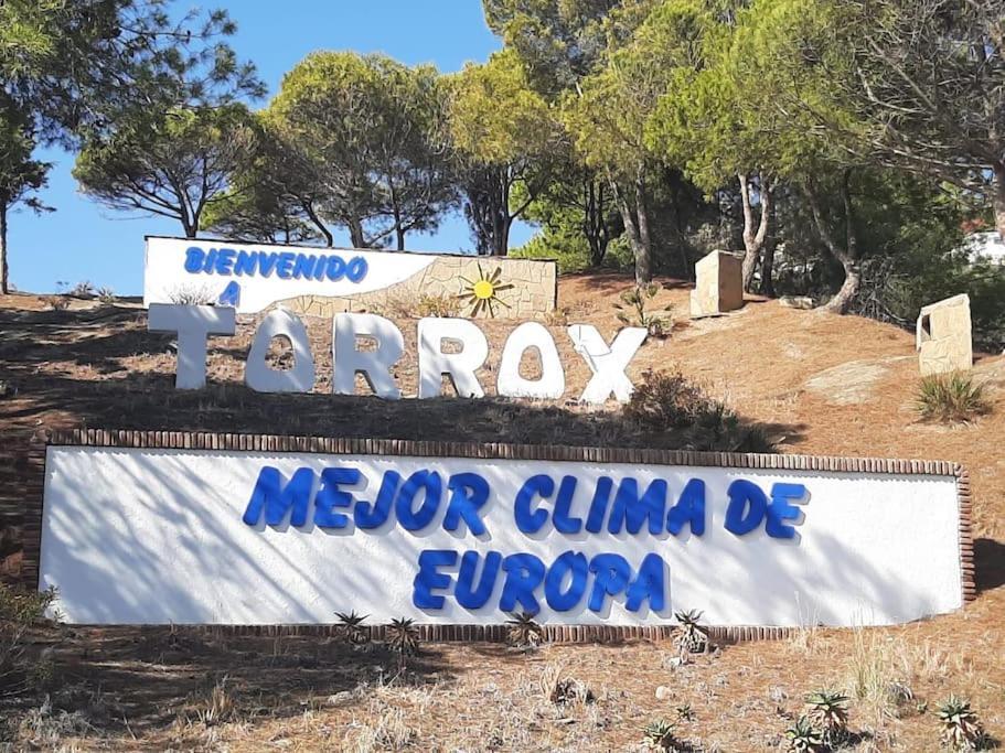 Nuevo Torrox Deluxe Beach & Piscina Exterior photo
